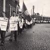 Anti-Atom-Demo der hessischen Naturfreundejugend nach Offenbach (1959). Anti-Atom-Demo der hessischen Naturfreundejugend nach Offenbach (1959).